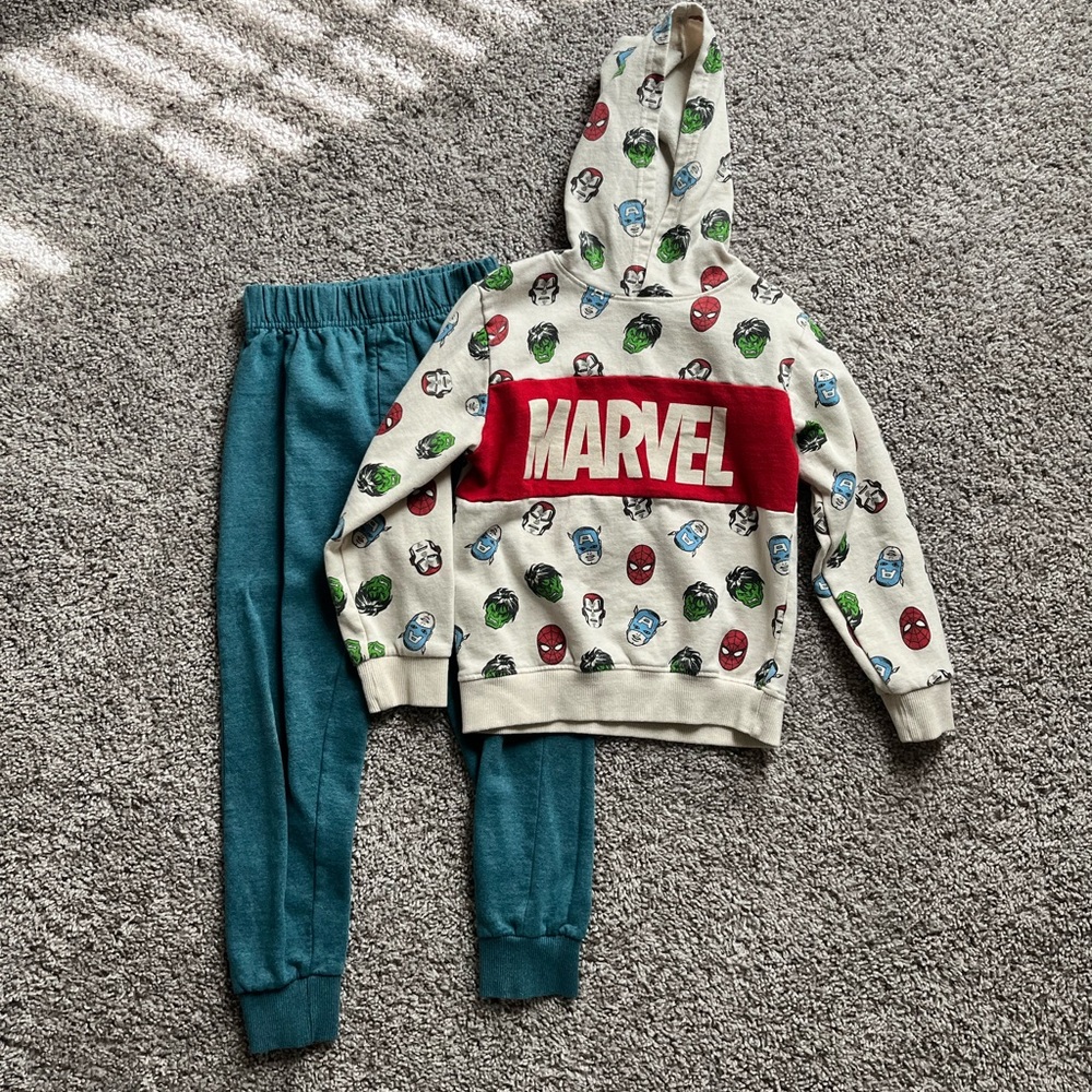 Marvel hoodie and jogger set size 6